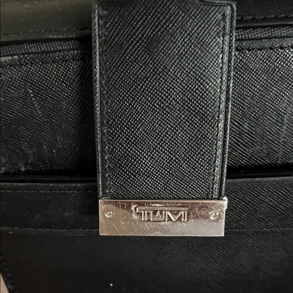 Tumi Black Leather Briefcase with Silver Details - Picture 6 of 6